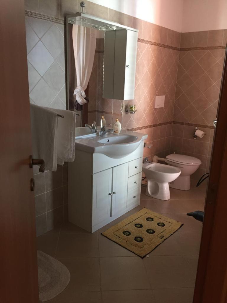 לינה וארוחת בוקר אסמיני The Orange House מראה חיצוני תמונה